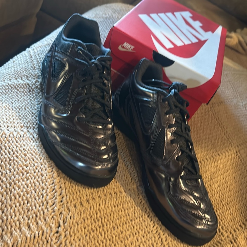 Nike Gato LV8 NEW IN BOX